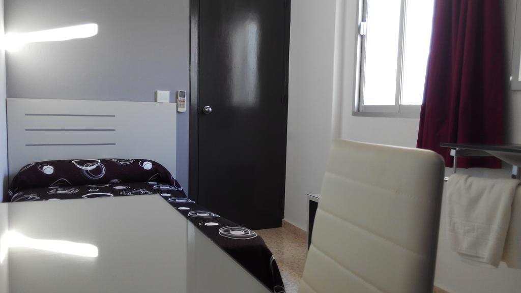 Hostal Ocana Manilva Oda fotoğraf