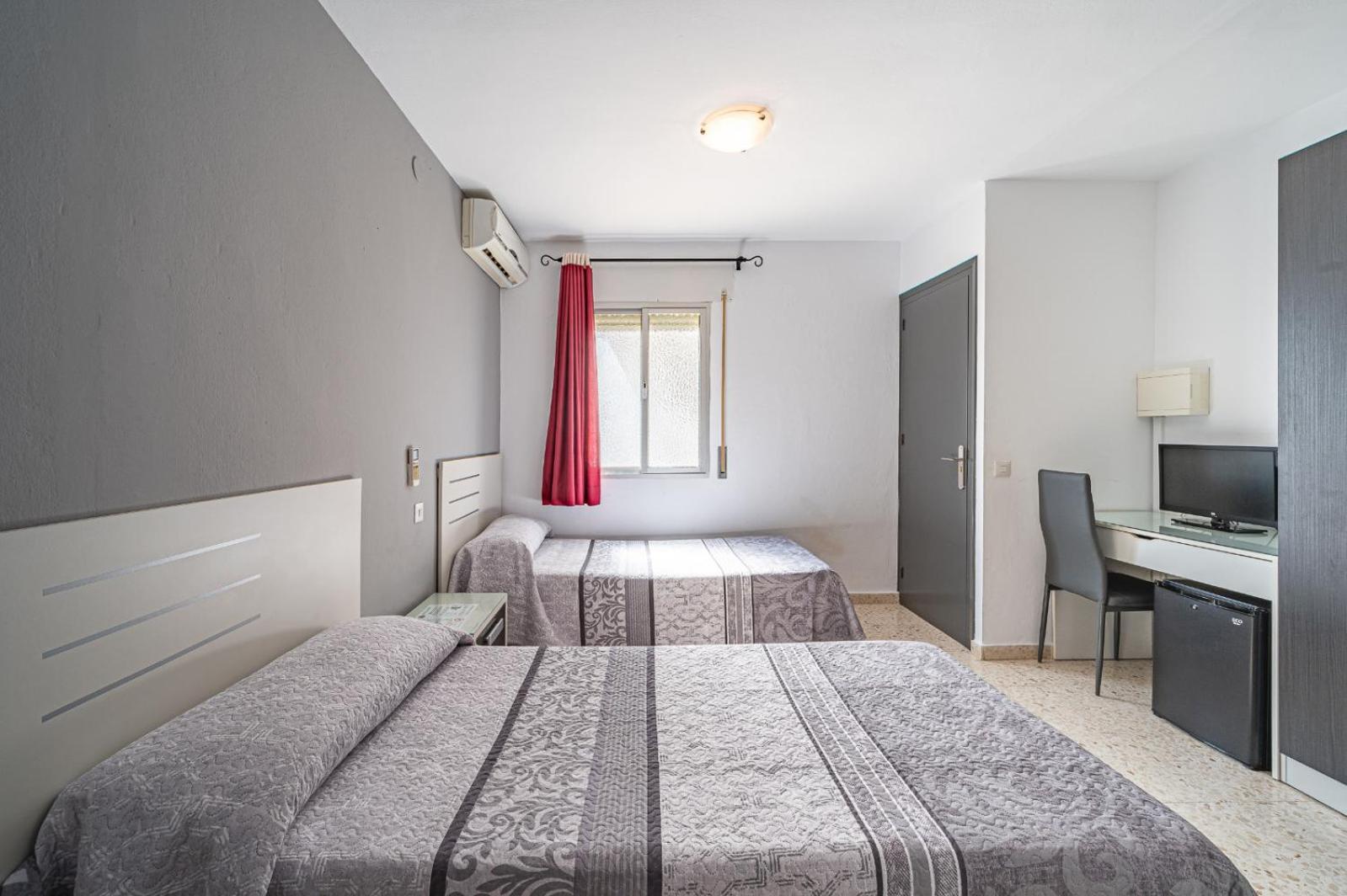 Hostal Ocana Manilva Dış mekan fotoğraf