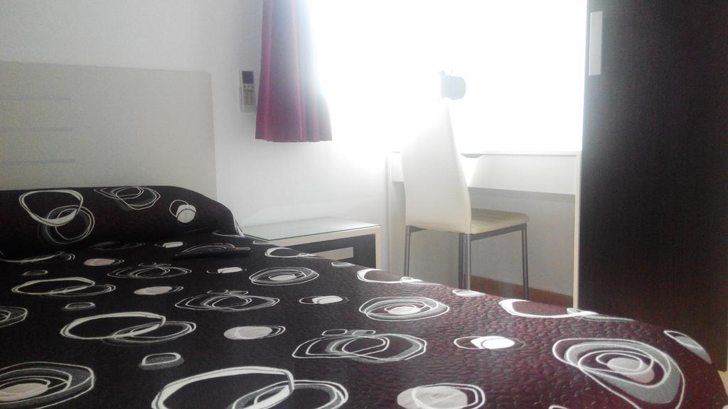 Hostal Ocana Manilva Oda fotoğraf