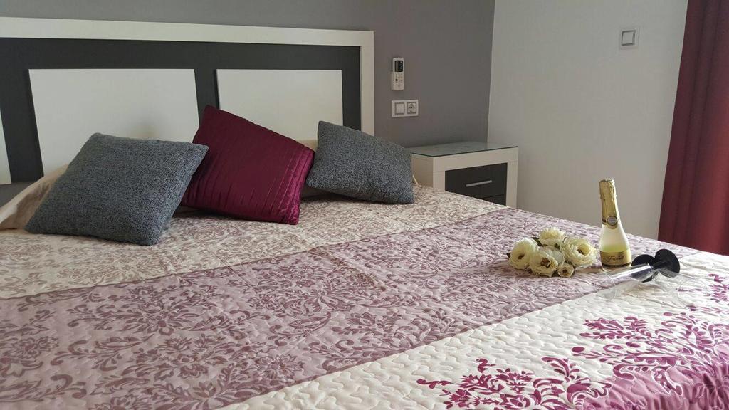 Hostal Ocana Manilva Dış mekan fotoğraf